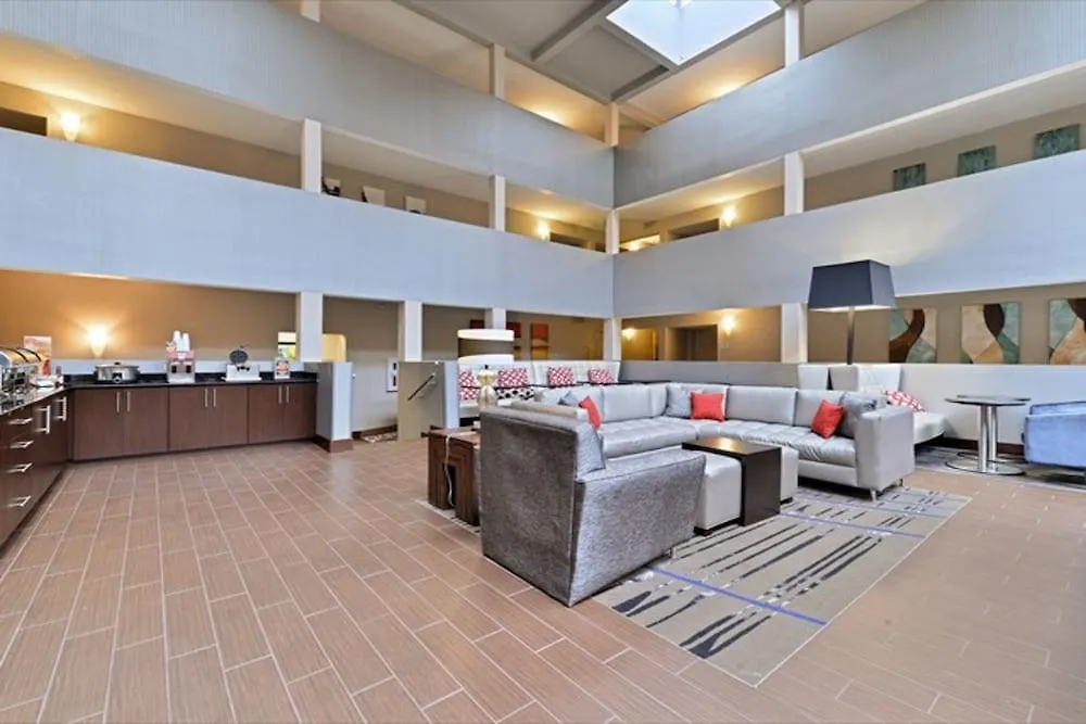 *** Otel Quality Suites Nashville Airport ABD