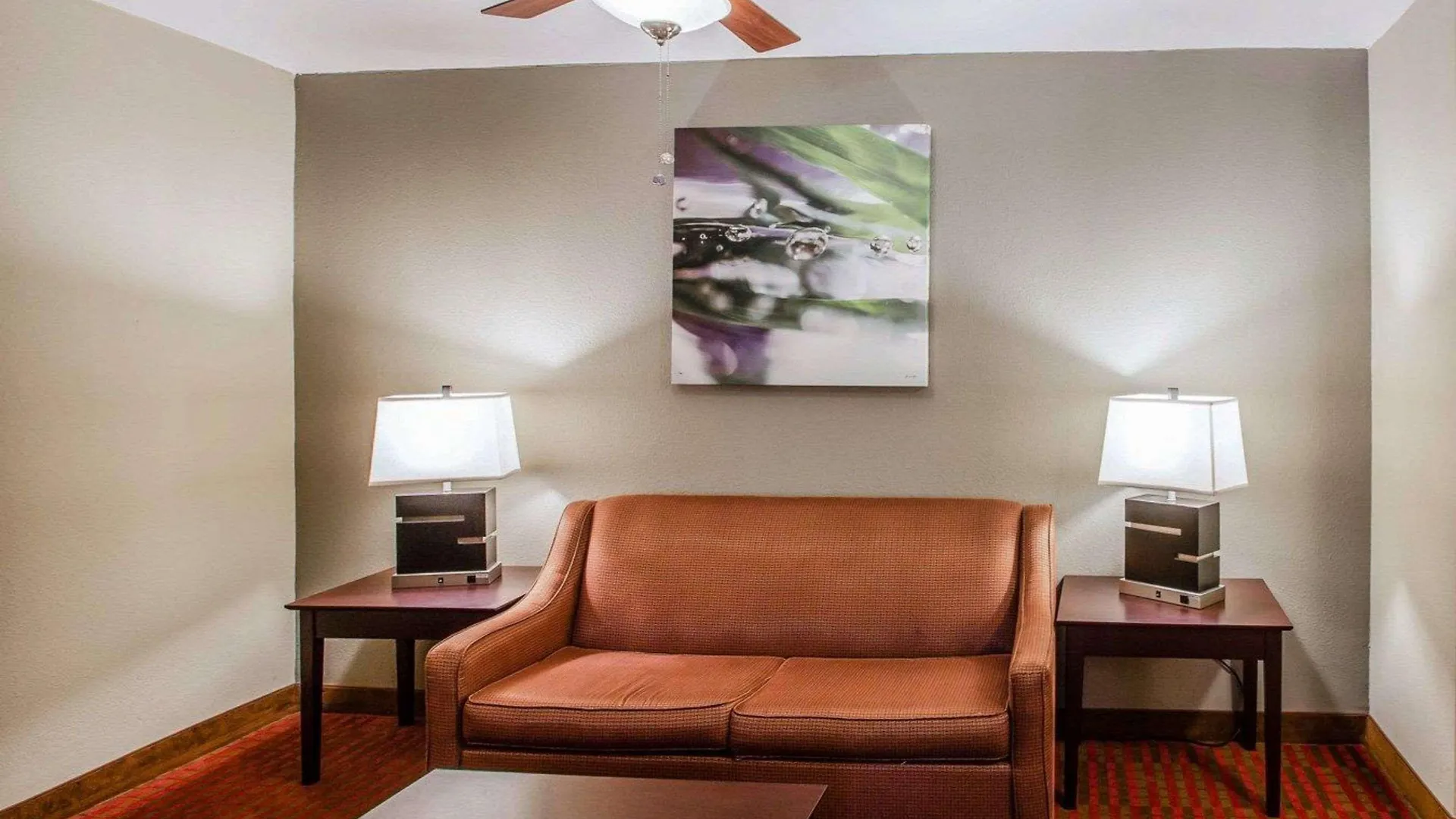 Otel Quality Suites Nashville Airport