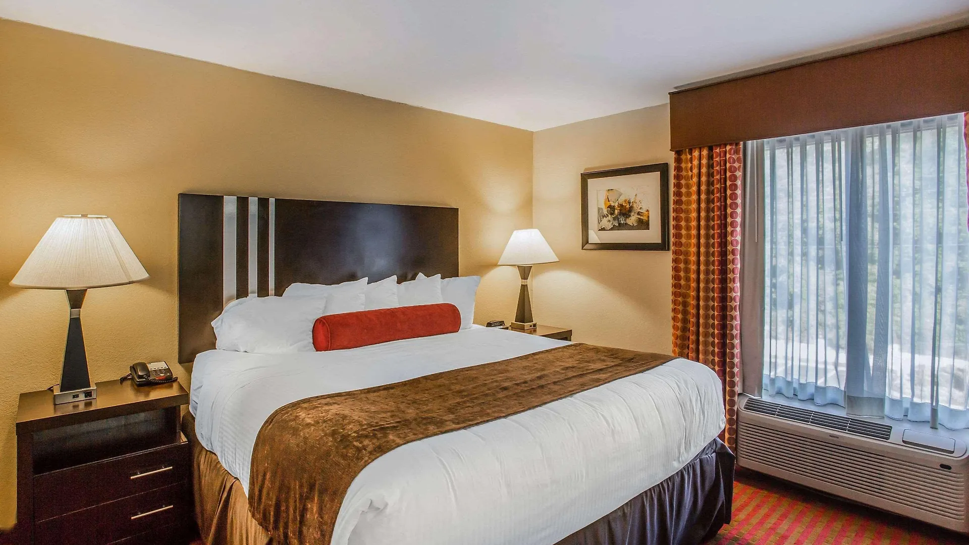 Otel Quality Suites Nashville Airport