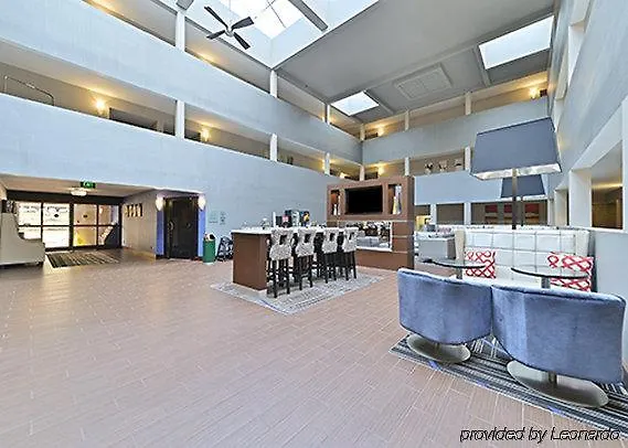 Otel Quality Suites Nashville Airport
