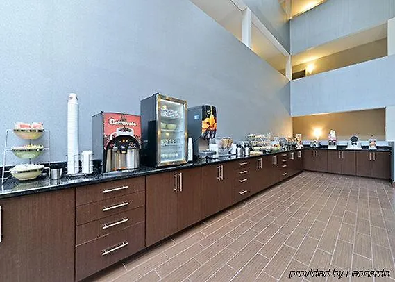 Quality Suites Nashville Airport Otel