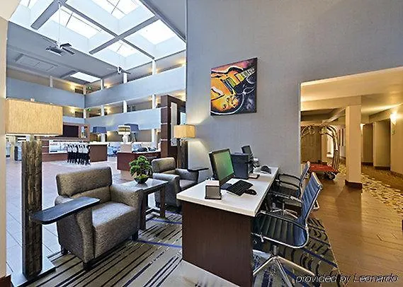 Quality Suites Nashville Airport 3*,