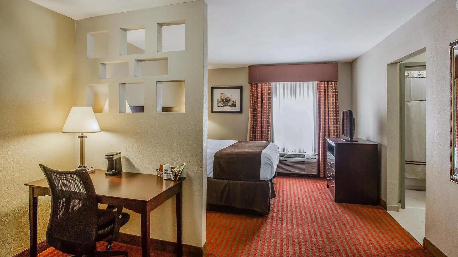 Quality Suites Nashville Airport Otel